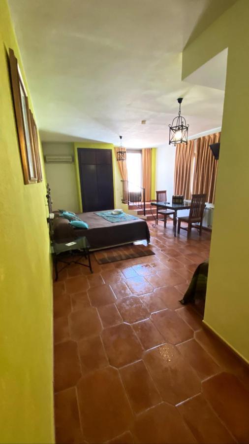 Hotel Rural La Posada De Las Cigueenas ヘレス・デ・ロス・カバジェロス エクステリア 写真