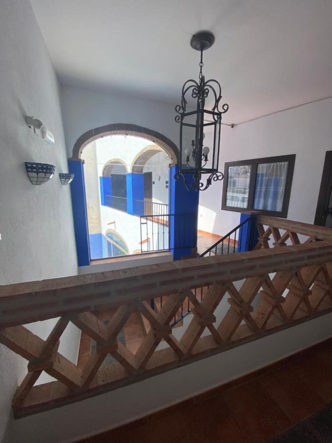 Hotel Rural La Posada De Las Cigueenas ヘレス・デ・ロス・カバジェロス エクステリア 写真