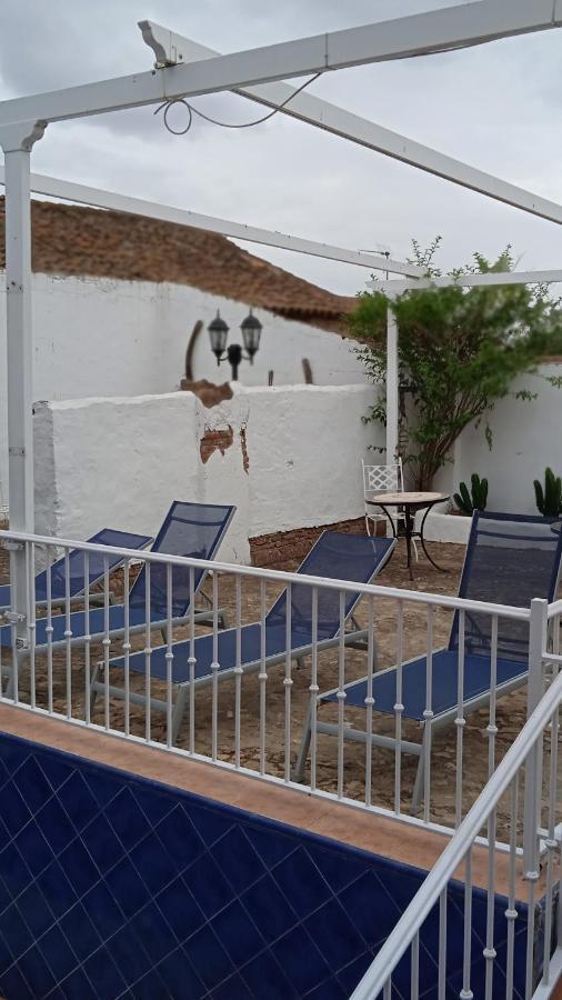 Hotel Rural La Posada De Las Cigueenas ヘレス・デ・ロス・カバジェロス エクステリア 写真