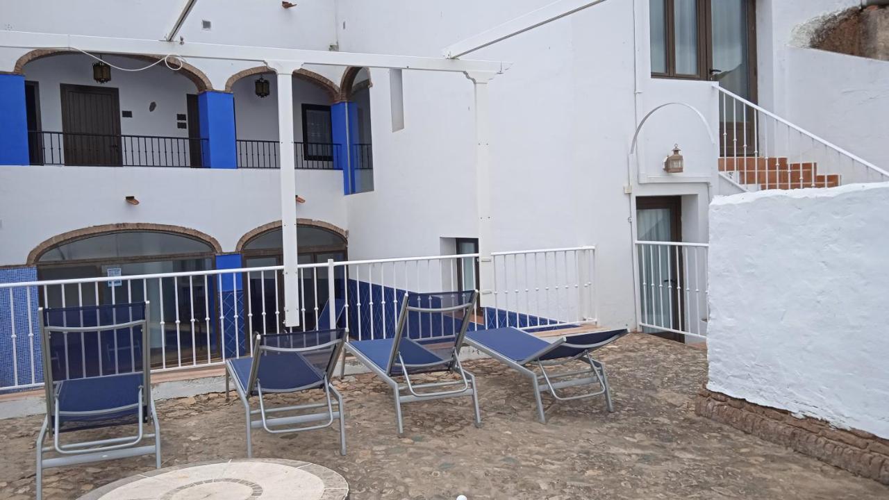 Hotel Rural La Posada De Las Cigueenas ヘレス・デ・ロス・カバジェロス エクステリア 写真