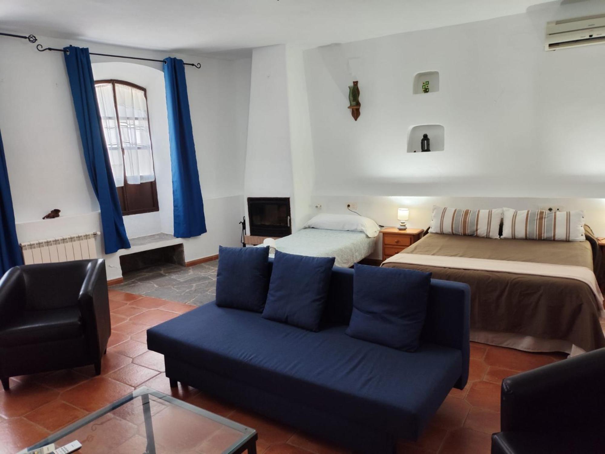 Hotel Rural La Posada De Las Cigueenas ヘレス・デ・ロス・カバジェロス エクステリア 写真